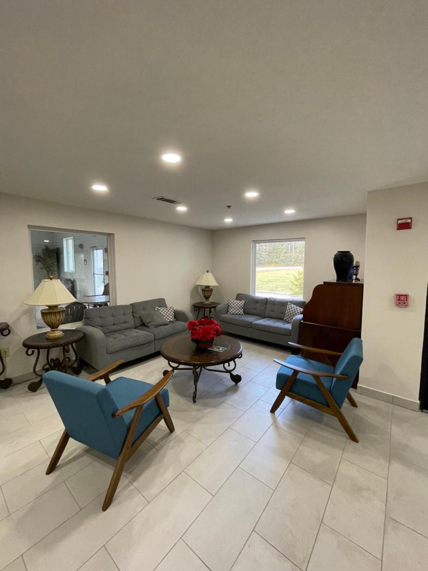 Clarion Pointe-dillard Near Blue Ridge Mountains 2*