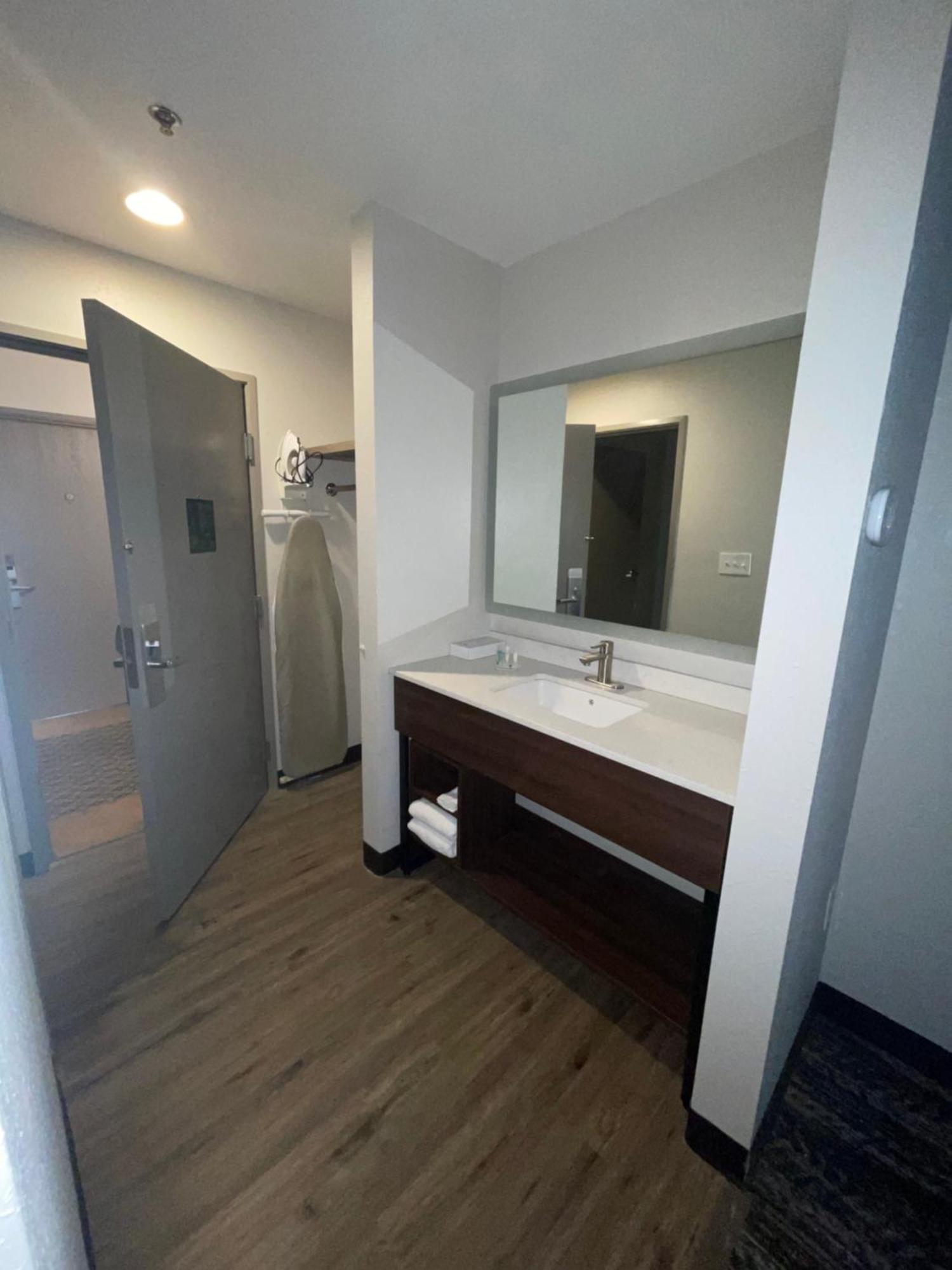 Clarion Pointe-dillard Near Blue Ridge Mountains 2* Dillard