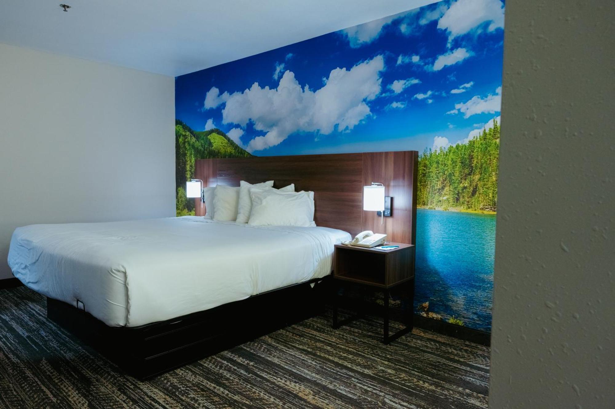 Clarion Pointe-dillard Near Blue Ridge Mountains Hotel