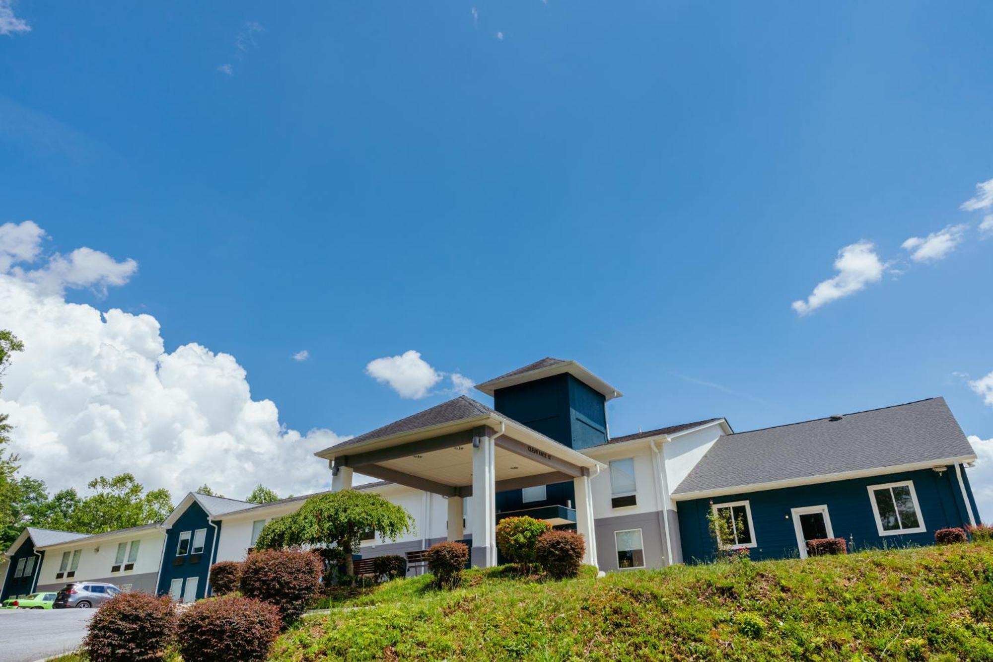Clarion Pointe-dillard Near Blue Ridge Mountains