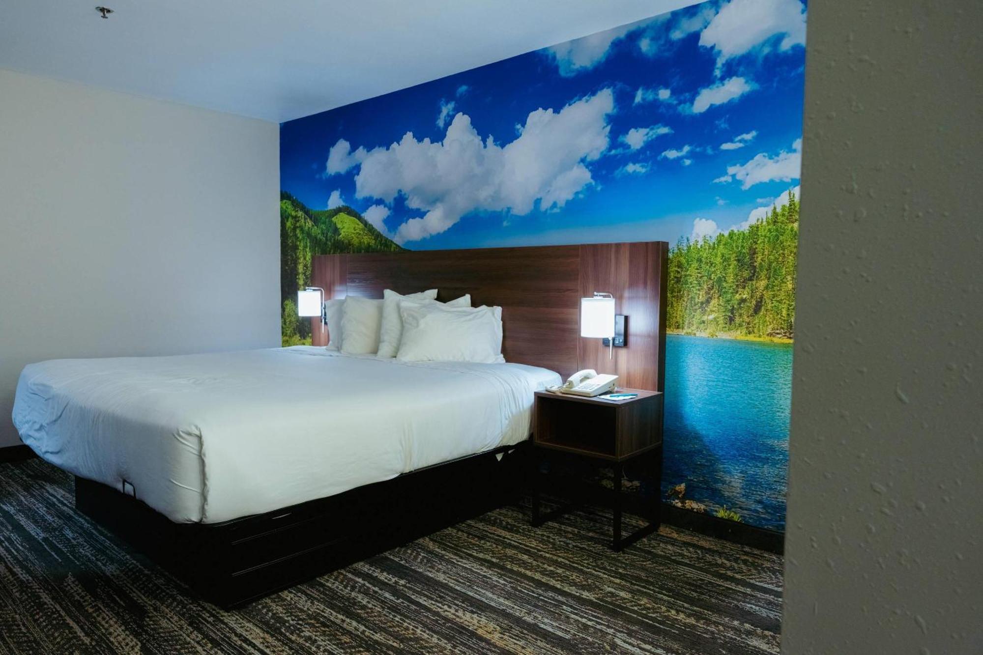 Clarion Pointe-dillard Near Blue Ridge Mountains Dillard